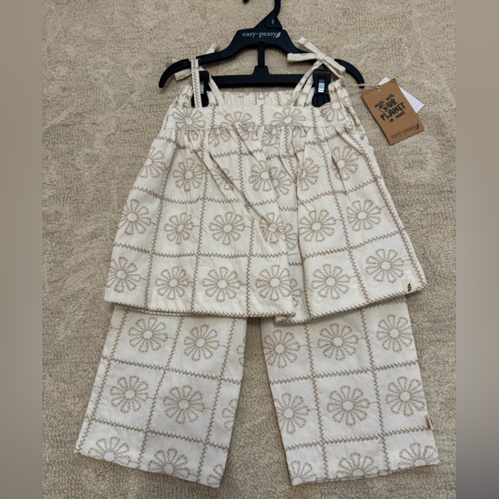 NWT Easy Peasy Floral Embroidered Shirt and Pants set 3Y
